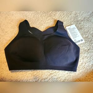 NWT Lululemon Black Enlite Bra Size 38DD